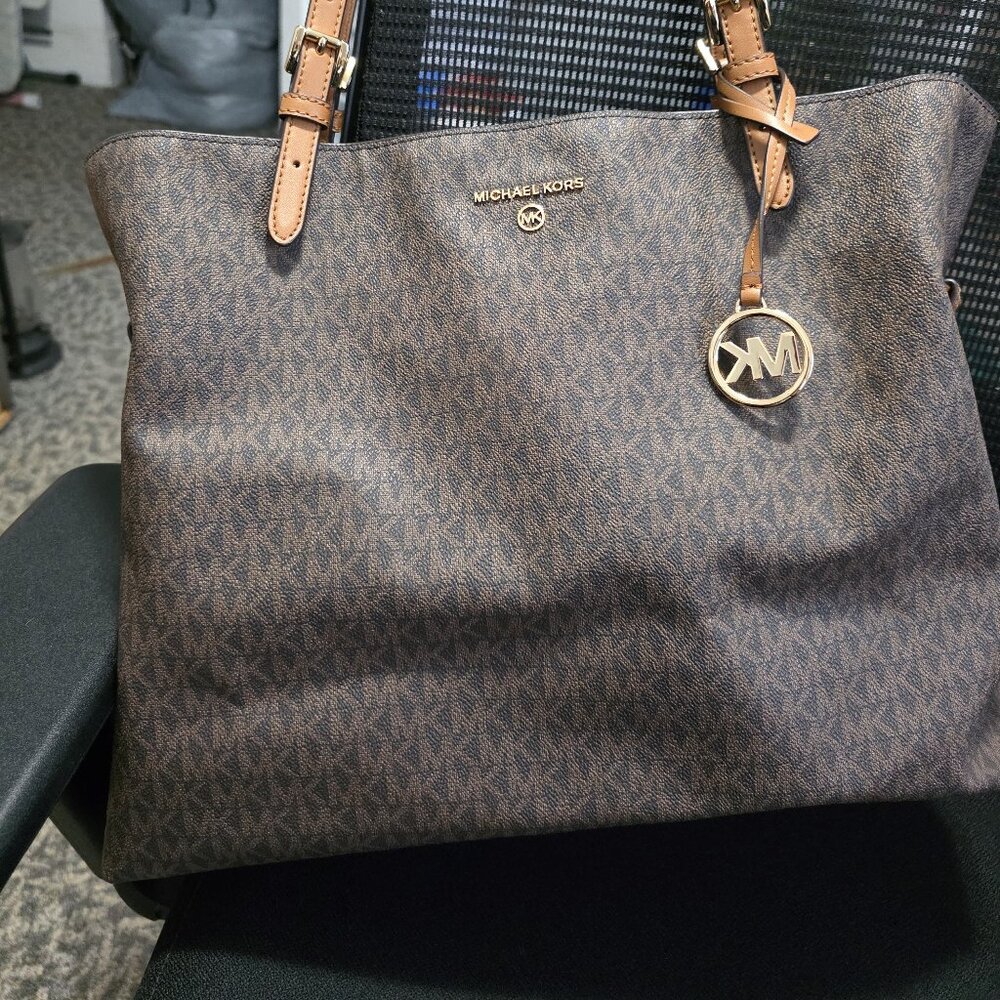 Michael Kors Tote EUC